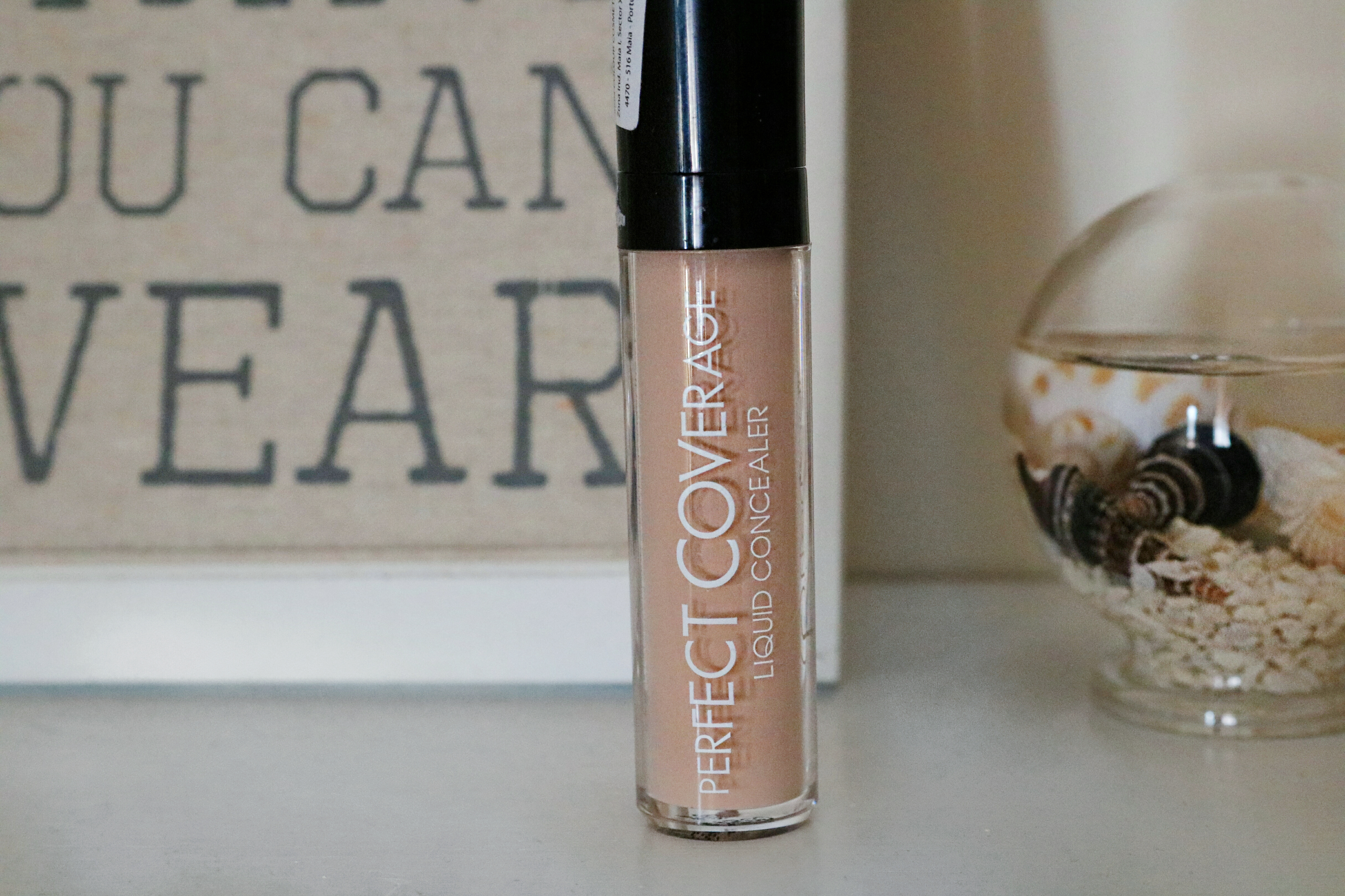 Cristiana Lifestyle: Review  Perfect Coverage Liquid Concealer Flormar