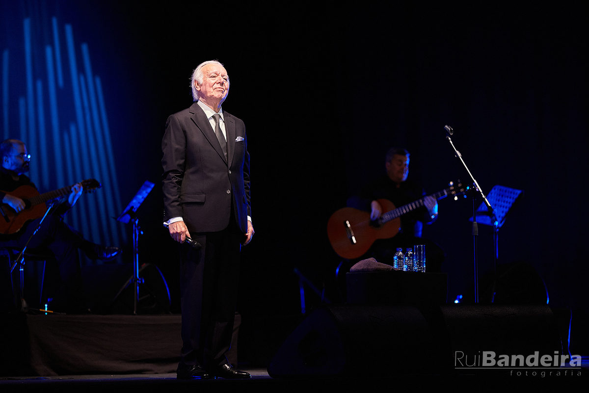Carlos do Carmo at Guimarães 55 Rui%20Bandeira%20Fotografia Carlos%20do%20Carmo%20Guimaraes MG 7455 Rui Bandeira Fotografia Fotografia de produto e comercial - Fotografia de concertos Carlos do Carmo at Guimarães