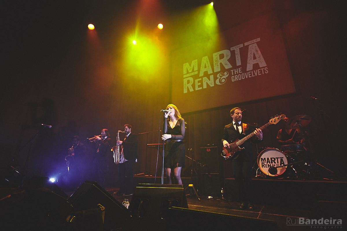 Marta Ren & the Groovelvets at Casa da Musica 7 Rui%20Bandeira%20Fotografia MG 5417 Rui Bandeira Fotografia Fotografia de produto e comercial - Fotografia de concertos Marta Ren & the Groovelvets at Casa da Musica