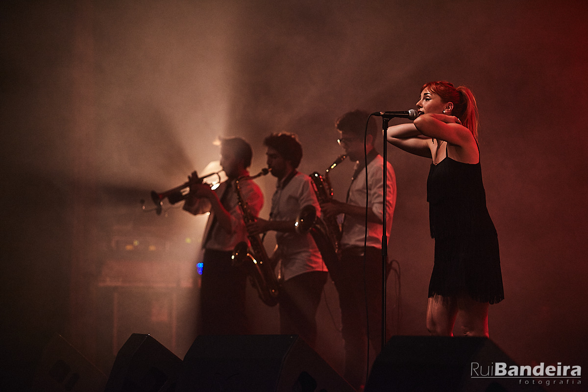 Marta Ren & the Groovelvets no Porto Best Of 9 Marta%20Ren Rui Bandeira%20Fotografia MG 0053 Rui Bandeira Fotografia Fotografia de produto e comercial - Fotografia de concertos Marta Ren & the Groovelvets no Porto Best Of