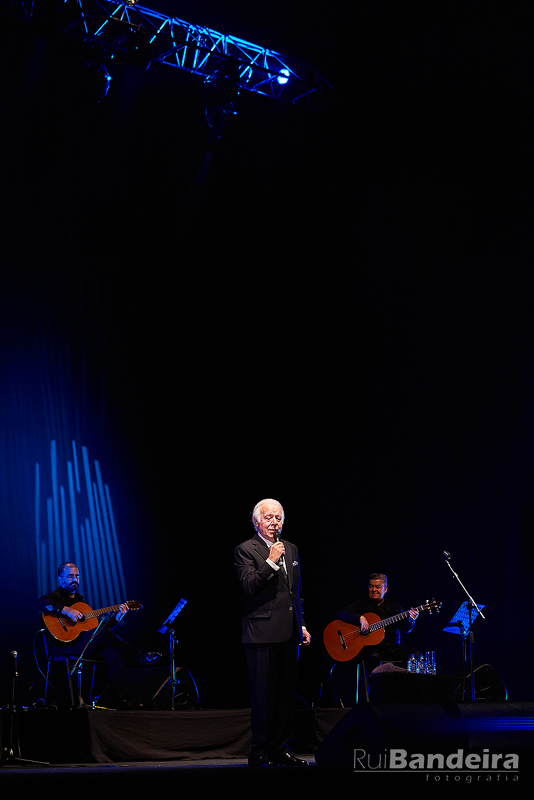 Carlos do Carmo at Guimarães 51 Rui%20Bandeira%20Fotografia Carlos%20do%20Carmo%20Guimaraes MG 7417 Rui Bandeira Fotografia Fotografia de produto e comercial - Fotografia de concertos Carlos do Carmo at Guimarães