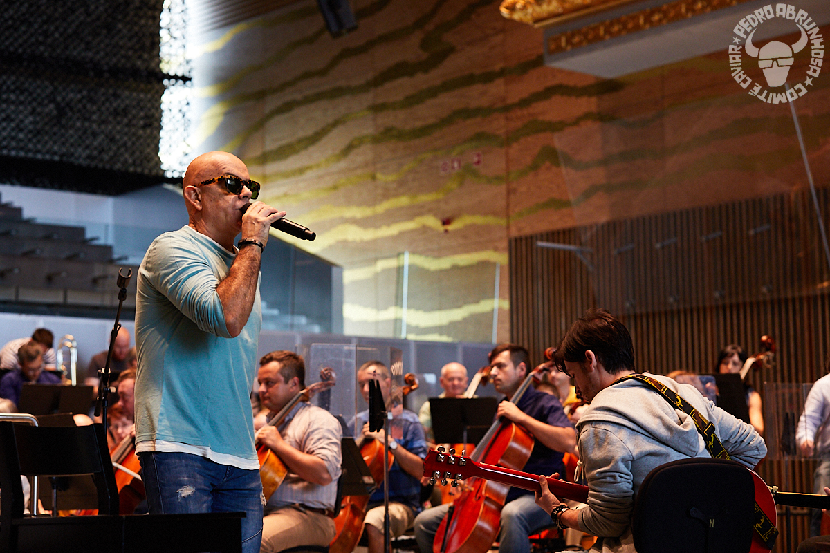 Pedro Abrunhosa with the Casa da Musica Symphony Orchestra 3 %40Rui%20Bandeira%20Fotografia 04A0217 Rui Bandeira Fotografia Fotografia de produto e comercial - Fotografia de concertos Pedro Abrunhosa with the Casa da Musica Symphony Orchestra