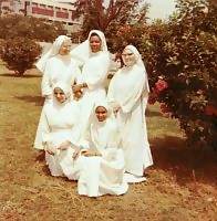 1971: Irms enfermeiras em frente ao Hospital de S. Jos, (actualmente Hosp. Jos Macamo)