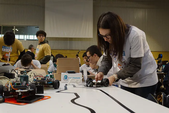 Construção de Robots na RoboParty 2025 Construção de Robots na RoboParty 2025