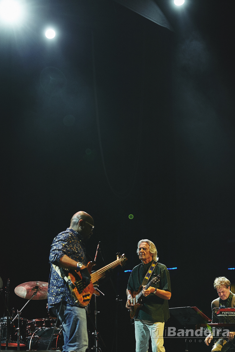 John McLaughlin & The 4th Dimension 19 Rui%20Bandeira%20Fotografia Kodak%20Portra 307 Rui Bandeira Fotografia Fotografia de produto e comercial - Fotografia de concertos John McLaughlin & The 4th Dimension John McLaughlin & The 4th Dimension 18 Rui%20Bandeira%20Fotografia Kodak%20Portra 307 Rui Bandeira Fotografia Fotografia de produto e comercial - Fotografia de concertos John McLaughlin & The 4th Dimension