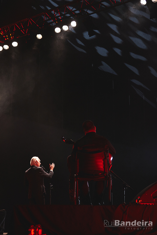 Carlos do Carmo at Guimarães 31 Rui%20Bandeira%20Fotografia Carlos%20do%20Carmo%20Guimaraes MG 7271 Rui Bandeira Fotografia Fotografia de produto e comercial - Fotografia de concertos Carlos do Carmo at Guimarães