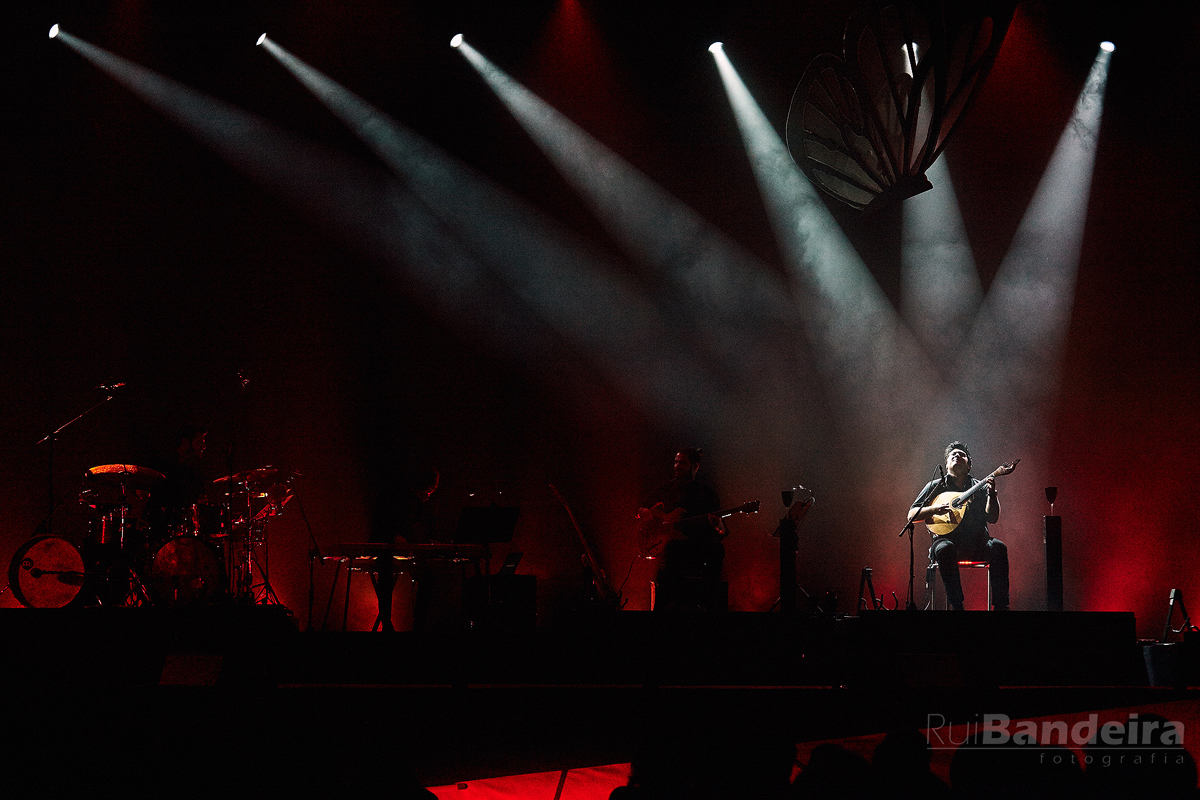 Ana Moura- “Moura Tour” 50 Ana%20Moura%20EVORA%20GRANDES Rui%20Bandeira%20Fotografia MG 9975 Rui Bandeira Fotografia Fotografia de produto e comercial - Fotografia de concertos Ana Moura- “Moura Tour”