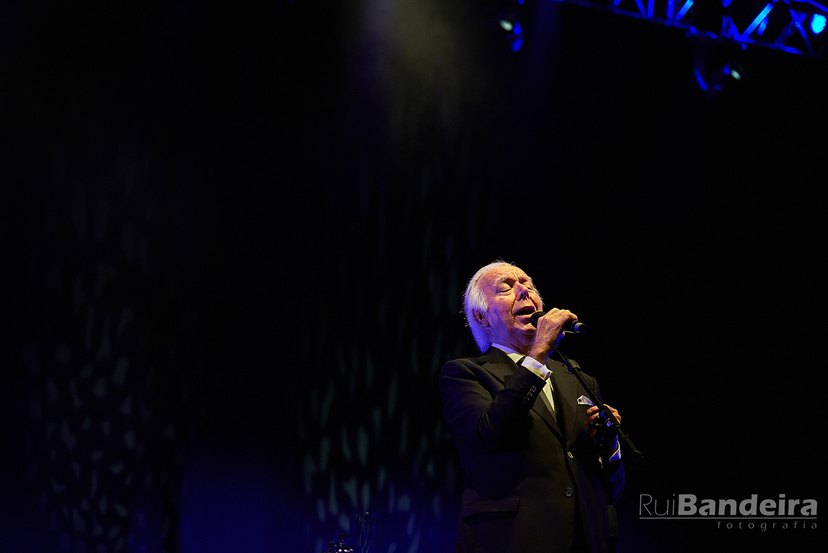 Carlos do Carmo at Guimarães 35 Rui%20Bandeira%20Fotografia Carlos%20do%20Carmo%20Guimaraes MG 7301 Rui Bandeira Fotografia Fotografia de produto e comercial - Fotografia de concertos Carlos do Carmo at Guimarães