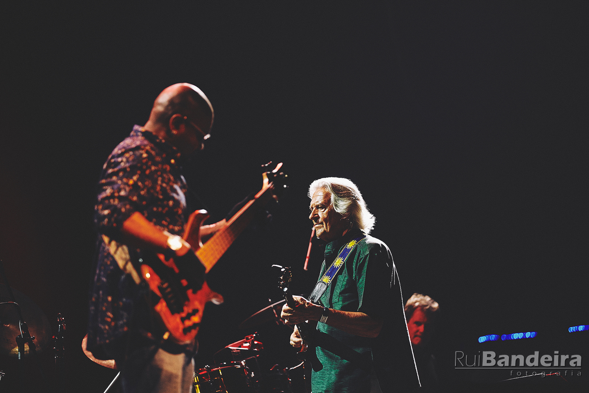 John McLaughlin & The 4th Dimension 13 Rui%20Bandeira%20Fotografia Agfa%20Vista 320 Rui Bandeira Fotografia Fotografia de produto e comercial - Fotografia de concertos John McLaughlin & The 4th Dimension John McLaughlin & The 4th Dimension 12 Rui%20Bandeira%20Fotografia Agfa%20Vista 320 Rui Bandeira Fotografia Fotografia de produto e comercial - Fotografia de concertos John McLaughlin & The 4th Dimension